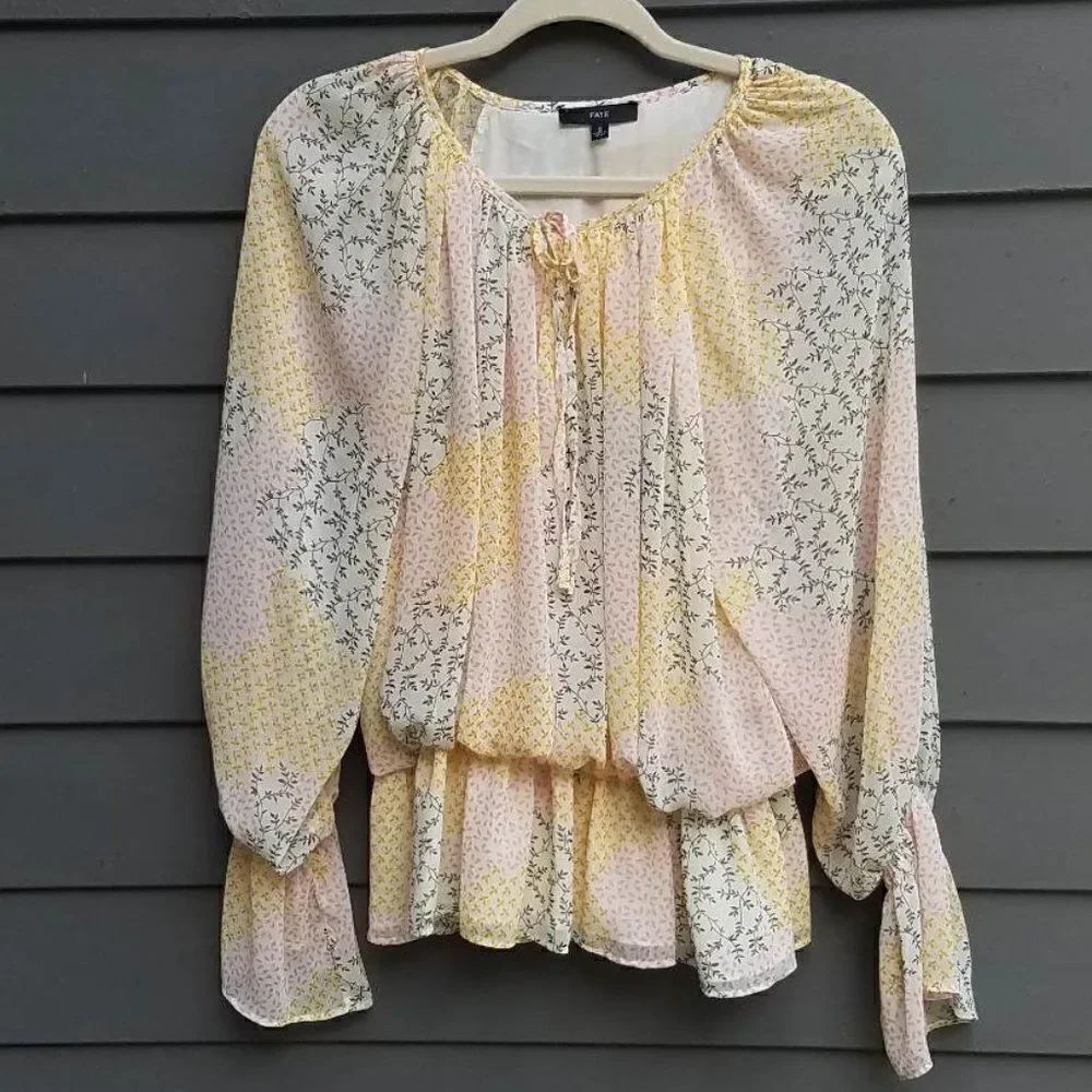 Fate Yellow Gray Pink Floral Boho Peasant Top size Small